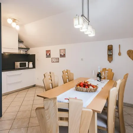 Zupancic Bohinjska Bela